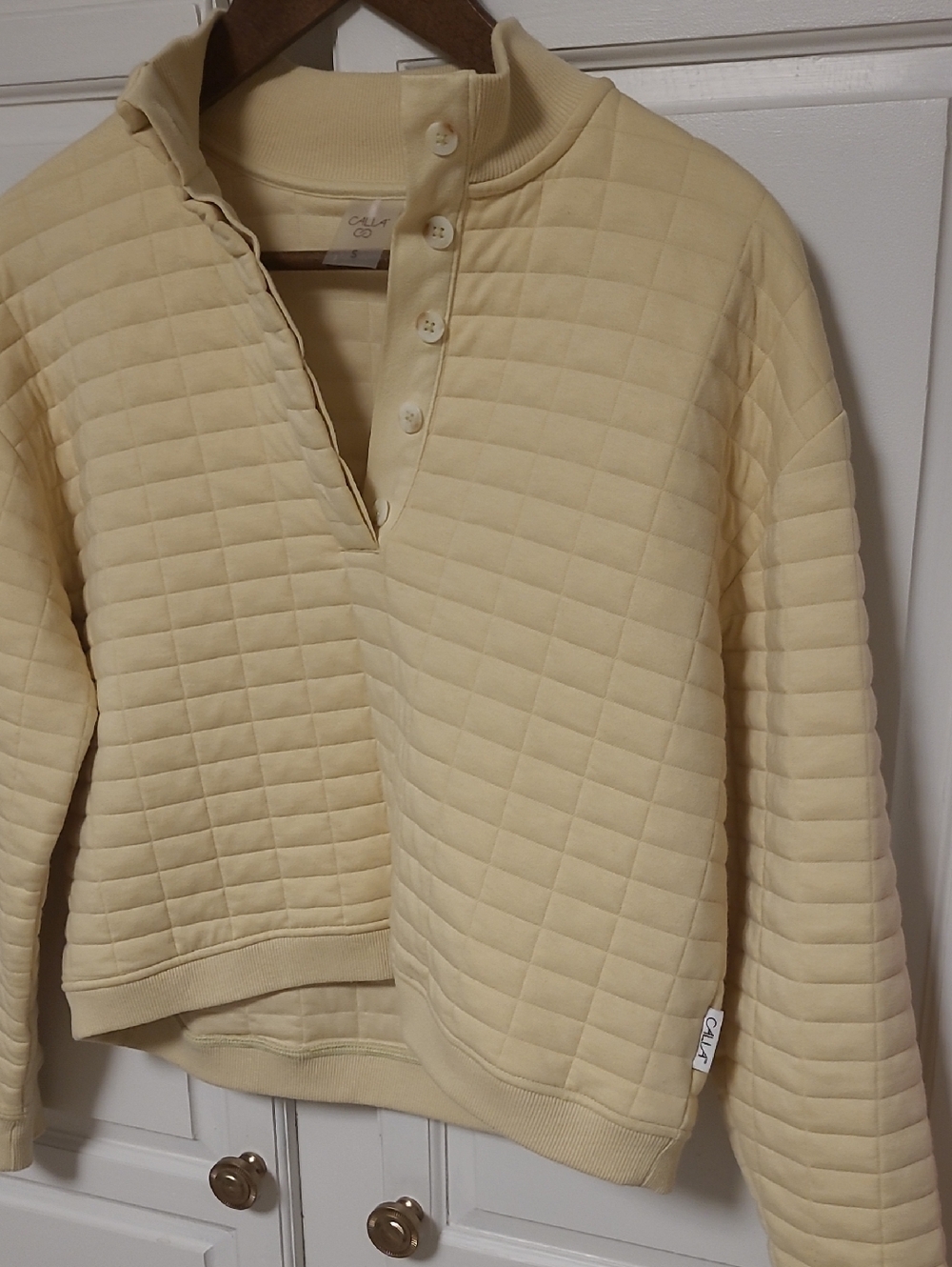 Calia Cropped Quilted Button-Neck Pullover in Soft Pale Yellow - Picture 4 of 5
